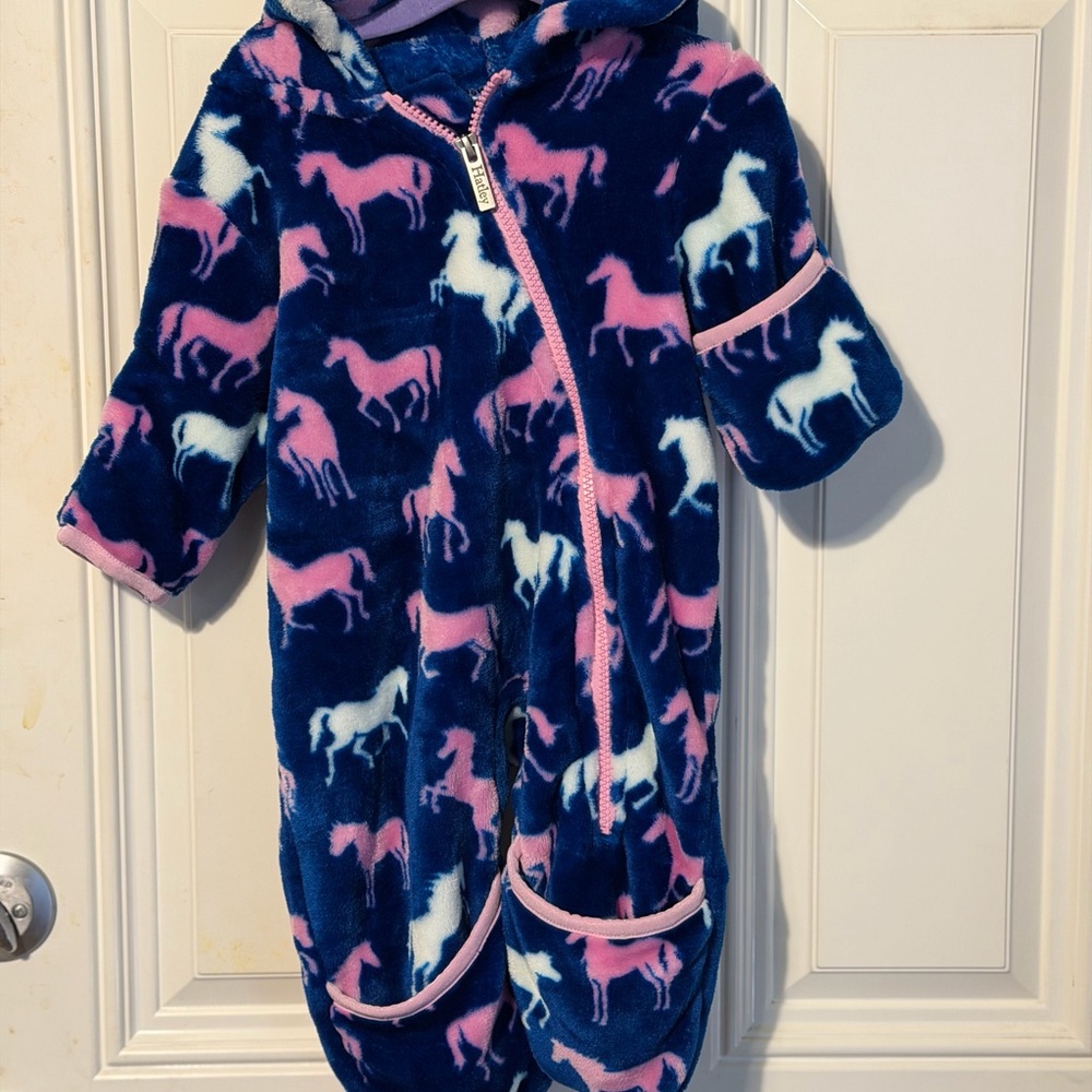Hatley Fuzzy Fleece Bundler with a Fairy Tale Horses Print Size 3-6M